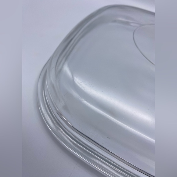 Vintage Corningware Shadow of Iris Casserole Dish 2.5L - Picture 12 of 15